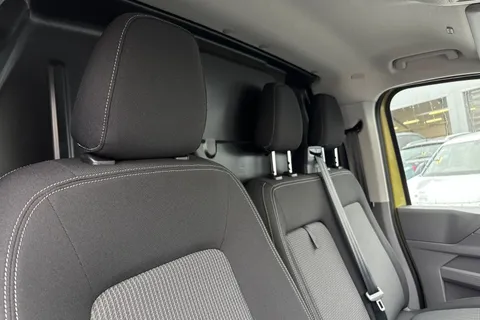 MF75FCZ Volkswagen Transporter 2.0 TDI 170 Commerce Pro Van Auto Thumbnail #20