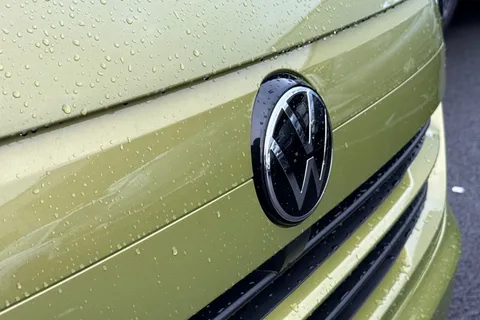 MF75FCZ Volkswagen Transporter 2.0 TDI 170 Commerce Pro Van Auto Thumbnail #24