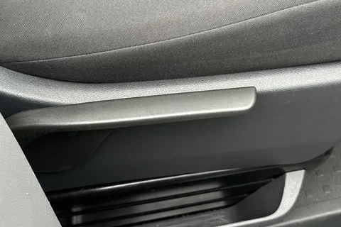 MA24GJZ Volkswagen Transporter 2.0 TDI 150 Highline Kombi Van DSG Thumbnail #34