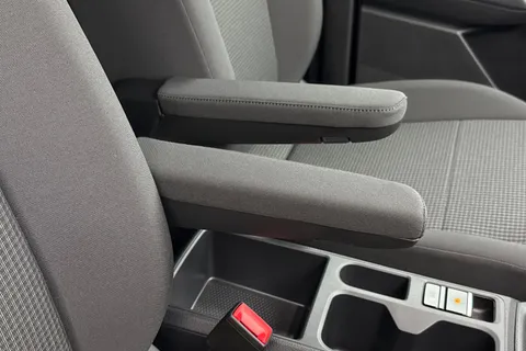 HG74NXB Volkswagen Caddy 2.0 TDI 102PS Commerce Pro Van [Tech Pack] Thumbnail #32