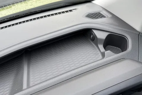 MF75FCZ Volkswagen Transporter 2.0 TDI 170 Commerce Pro Van Auto Thumbnail #34