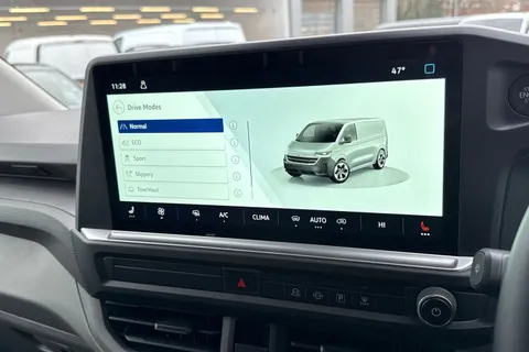 MF75FCZ Volkswagen Transporter 2.0 TDI 170 Commerce Pro Van Auto Thumbnail #38