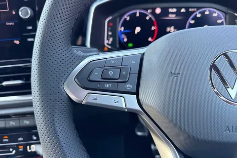 CX75UCE Volkswagen T-Roc 2.0 TDI 150 EVO R-Line DSG ⭐Nappa leather package, Sunroof, 19' Misano Allo Thumbnail #40