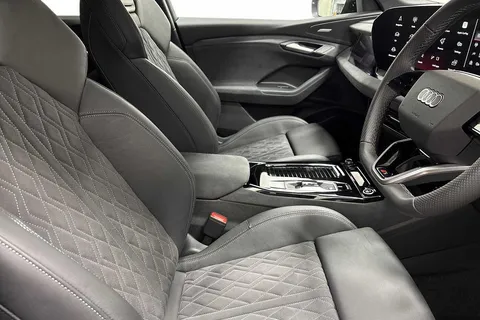 KN75HHW Audi Q6 E-Tron Q6 SUV Edition 1 e-tron quattro 285,00 kW Thumbnail #10