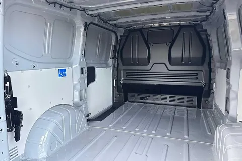 PF75AVN Volkswagen Transporter T28 Panel Van Commerce Pro SWB 110 PS 2.0 TDI 6sp Manual Thumbnail #39