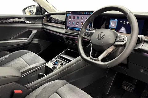 GL75FKW Volkswagen Tayron 1.5 eTSI Elegance 5dr DSG7 [7 Seat] **DELIVERY MILES** Thumbnail #6