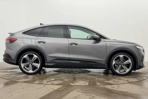 KW25NPJ Audi Q4 e-tron Q4 Sportback Black Edition 45 e-tron  210,00 kW Thumbnail #3