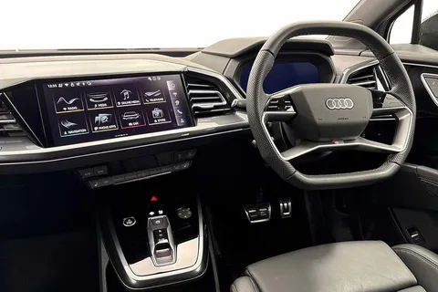 KW25NPJ Audi Q4 e-tron Q4 Sportback Black Edition 45 e-tron  210,00 kW Thumbnail #9