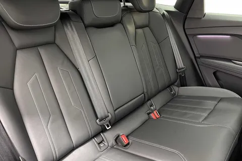 KW25NPJ Audi Q4 e-tron Q4 Sportback Black Edition 45 e-tron  210,00 kW Thumbnail #10