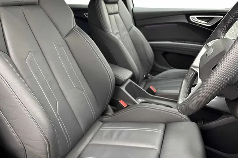 KW25NPJ Audi Q4 e-tron Q4 Sportback Black Edition 45 e-tron  210,00 kW Thumbnail #11