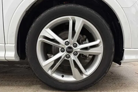 GL24TZP Audi Q3 S line 35 TFSI  150 PS S tronic Thumbnail #6