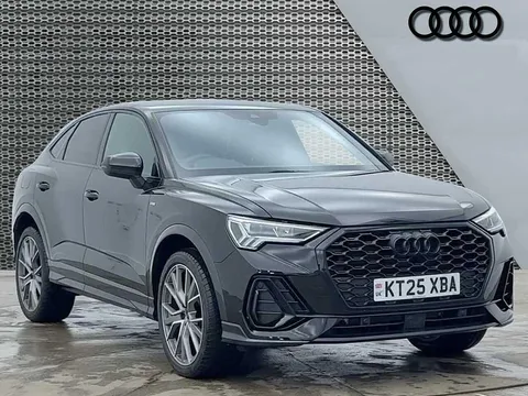 KT25XBA Audi Q3 Black Edition 35 TDI  150 PS S tronic Thumbnail #1