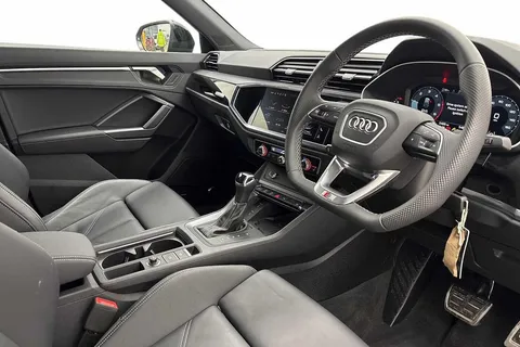 KT25XBA Audi Q3 Black Edition 35 TDI  150 PS S tronic Thumbnail #7