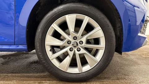 FL73VXD Škoda Kamiq 1.0 TSI SE DSG Euro 6 (s/s) 5dr Thumbnail #4