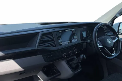 DG74YBU Volkswagen Transporter 2.0 TDI 150 Highline Van Thumbnail #2