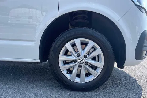 DG74YBU Volkswagen Transporter 2.0 TDI 150 Highline Van Thumbnail #5