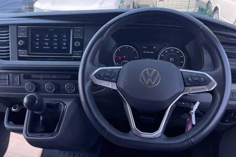 DG74YBU Volkswagen Transporter 2.0 TDI 150 Highline Van Thumbnail #12