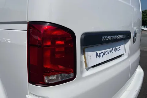 DG74YBU Volkswagen Transporter 2.0 TDI 150 Highline Van Thumbnail #15