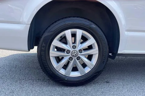 DG74YBU Volkswagen Transporter 2.0 TDI 150 Highline Van Thumbnail #21