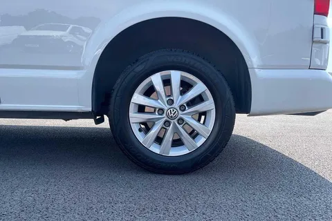 DG74YBU Volkswagen Transporter 2.0 TDI 150 Highline Van Thumbnail #22