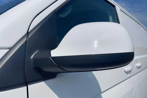 DG74YBU Volkswagen Transporter 2.0 TDI 150 Highline Van Thumbnail #25