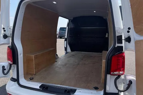 DG74YBU Volkswagen Transporter 2.0 TDI 150 Highline Van Thumbnail #30