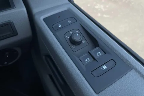 DG74YBU Volkswagen Transporter 2.0 TDI 150 Highline Van Thumbnail #31