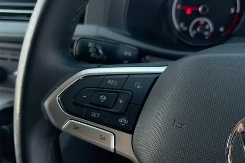 DG74YBU Volkswagen Transporter 2.0 TDI 150 Highline Van Thumbnail #35