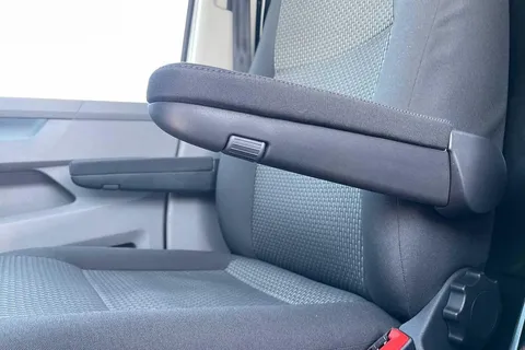 DG74YBU Volkswagen Transporter 2.0 TDI 150 Highline Van Thumbnail #51