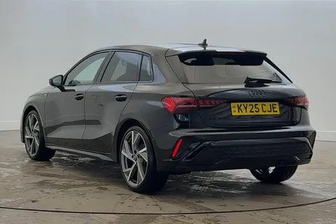 KY25CJE Audi A3 Black Edition 35 TFSI  150 PS S tronic Thumbnail #3