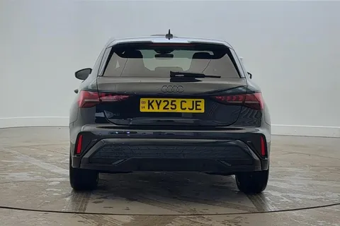 KY25CJE Audi A3 Black Edition 35 TFSI  150 PS S tronic Thumbnail #4