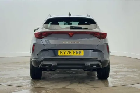 KY75FMM CUPRA Formentor 1.5 eTSI 150 V3 5dr DSG, **DELIVERY MILEAGE** Thumbnail #8