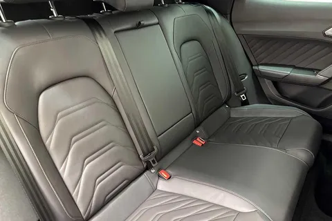 KY75FMM CUPRA Formentor 1.5 eTSI 150 V3 5dr DSG, **DELIVERY MILEAGE** Thumbnail #9