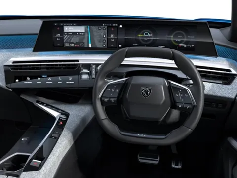  PEUGEOT E-3008 73kWh GT Auto 5dr Thumbnail #4