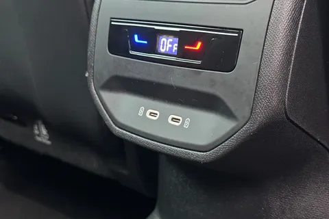 28 of 39 for CUPRA Leon 1.5 eTSI EVO V1 DSG Euro 6 (s/s) 5dr