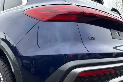  Audi Q5 2.0 TDI S line S Tronic quattro Euro 6 (s/s) 5dr Thumbnail #8