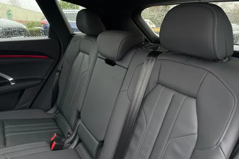  Audi Q5 2.0 TDI S line S Tronic quattro Euro 6 (s/s) 5dr Thumbnail #19