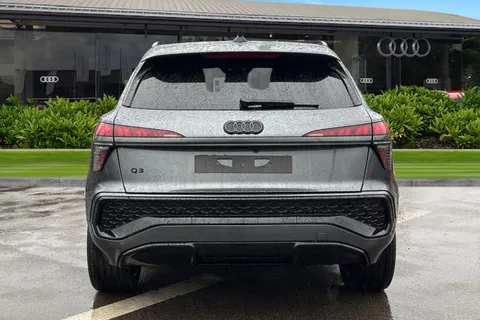 Audi Q3 1.5 TFSI Edition 1 S Tronic Euro 6 (s/s) 5dr Thumbnail #5