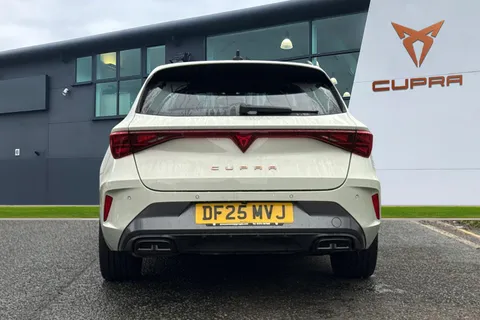 DF25MVJ CUPRA Leon 1.5 eTSI V3 DSG Euro 6 (s/s) 5dr Thumbnail #4