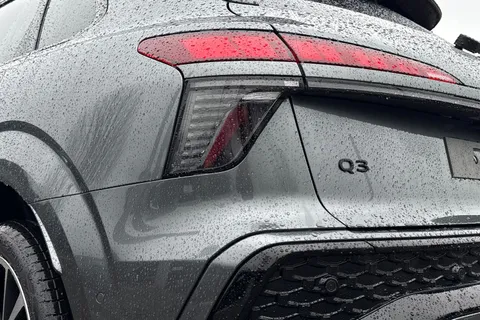 Audi Q3 1.5 TFSI Edition 1 S Tronic Euro 6 (s/s) 5dr Thumbnail #8