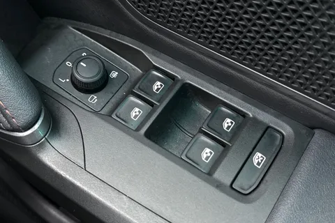 DF25MVJ CUPRA Leon 1.5 eTSI V3 DSG Euro 6 (s/s) 5dr Thumbnail #35