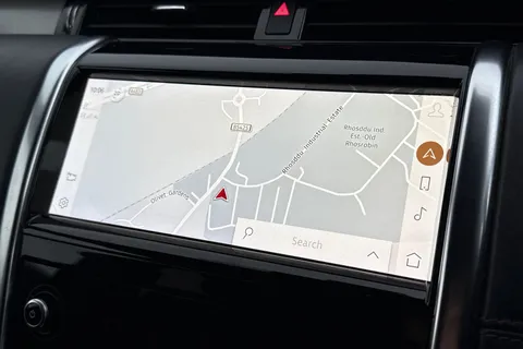 DU21OJW Land Rover Discovery Sport 2.0 D200 MHEV R-Dynamic HSE Auto 4WD Euro 6 (s/s) 5dr Thumbnail #18