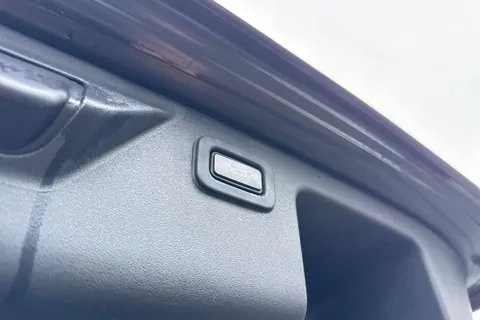 DU21OJW Land Rover Discovery Sport 2.0 D200 MHEV R-Dynamic HSE Auto 4WD Euro 6 (s/s) 5dr Thumbnail #29