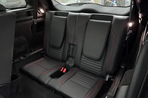 DU21OJW Land Rover Discovery Sport 2.0 D200 MHEV R-Dynamic HSE Auto 4WD Euro 6 (s/s) 5dr Thumbnail #36