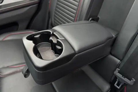 DU21OJW Land Rover Discovery Sport 2.0 D200 MHEV R-Dynamic HSE Auto 4WD Euro 6 (s/s) 5dr Thumbnail #39