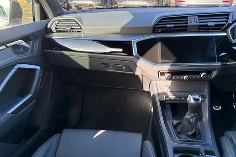  Audi Q3 1.5 TFSI CoD 35 Black Edition Euro 6 (s/s) 5dr Thumbnail #19