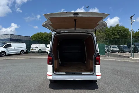 DG74EXR Volkswagen Transporter 2.0 TDI 110 Highline Van Thumbnail #6