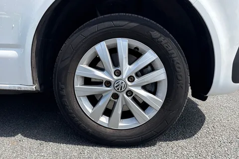 DG74EXR Volkswagen Transporter 2.0 TDI 110 Highline Van Thumbnail #9