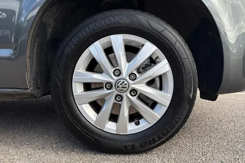 DG74CZJ Volkswagen Transporter 2.0 TDI 110 Highline Van Thumbnail #10