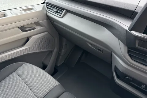 DC75CZE Volkswagen Transporter T28 Panel Van Commerce Pro SWB 150 PS 2.0 TDI 8sp Automatic Thumbnail #20